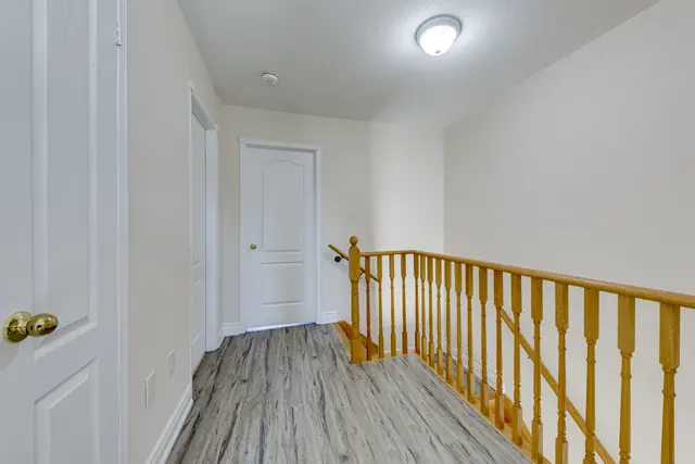 Third-floor landing