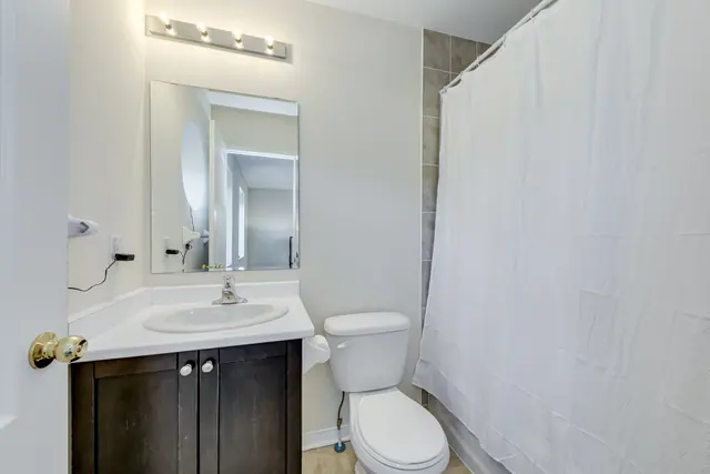 Primary ensuite bathroom